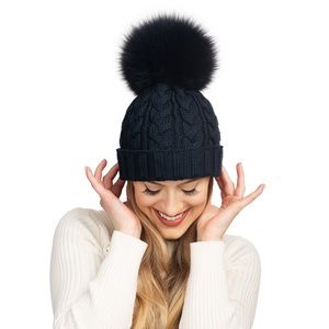💫NEW Black cable stitch pom pom hat 💫
